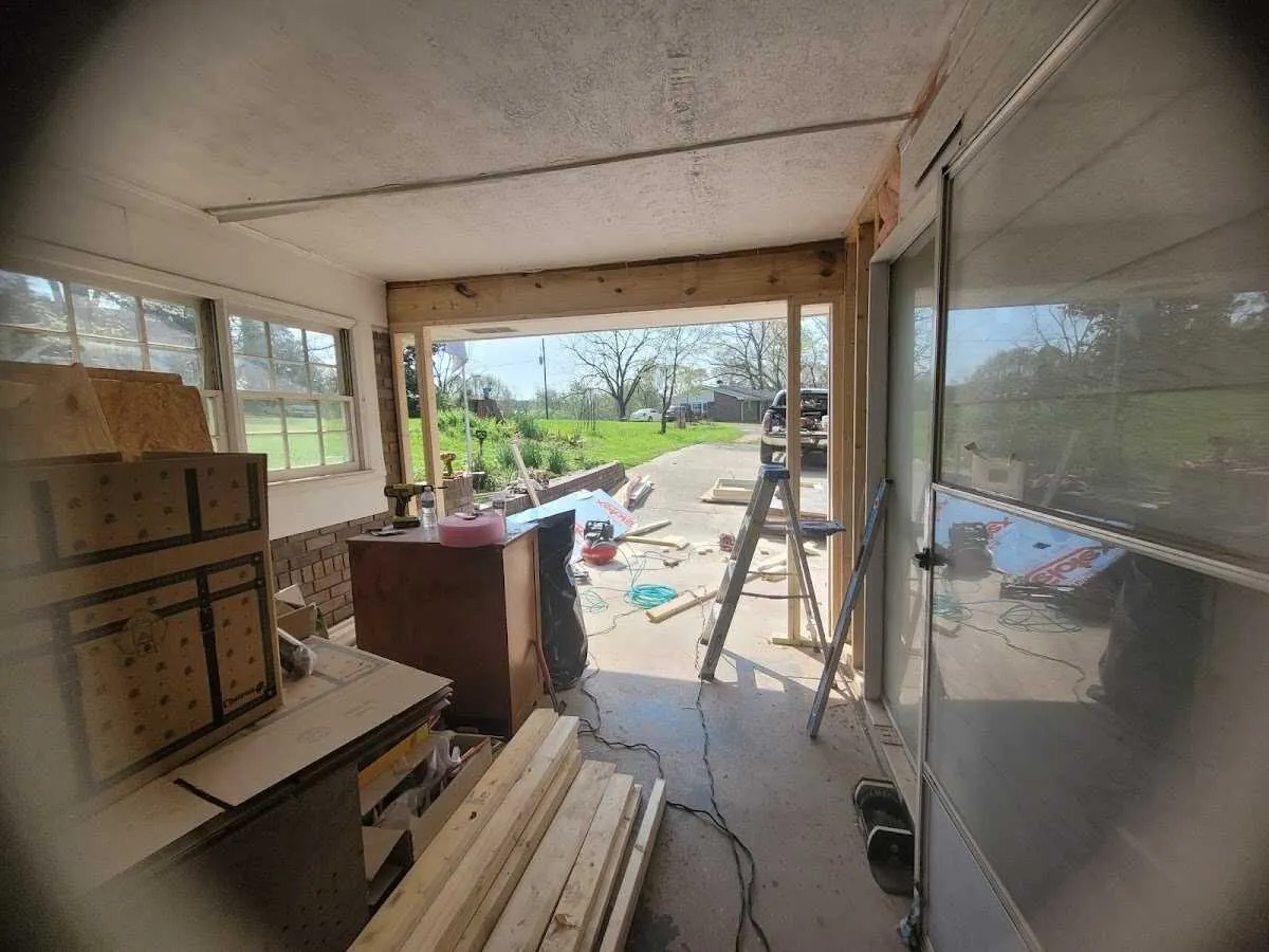 Air movers and dehumidifier for Drying & Dehumidification in Samsula-Spruce Creek